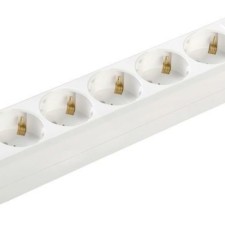 Удлинитель сетевой 6х5м с/з 16А IP20 У06К 2P+PE 250В 3х1 с выкл. IEK WYP10-16-06-05-ZK-N