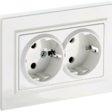 Розетка 2-м СП BRITE РС-3-БрБ 16А с/з бел. IEK BR-R21-16-K01-F