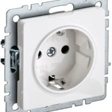 Розетка BRITE РС11-1-0-БрБ 16А с/з бел. IEK BR-R11-16-K01