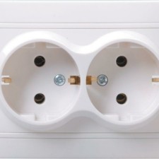 Розетка 2-м СП Кварта РС-3-КБ 16А IP20 с/з бел. IEK ERK24-K01-16-DM