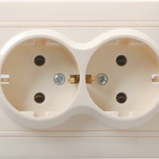 Розетка 2-м СП Кварта РС-3-ККм 16А IP20 с/з крем. IEK ERK24-K33-16-DM