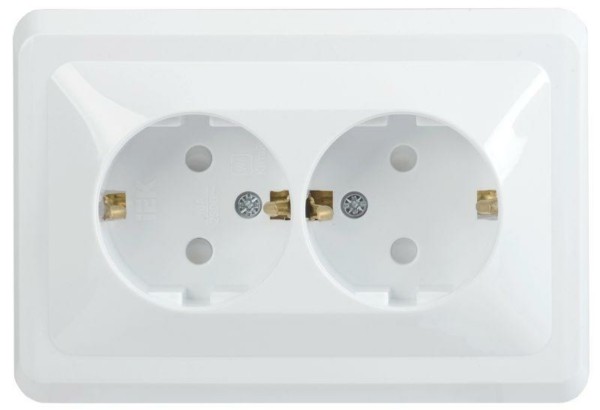 Розетка 2-м СП Вега РСш-3-ВБ с/з контактом и защ. штор 16А бел. IEK ERV24-K01-16-DM