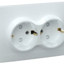 Розетка 2-м СП Кварта РСш-3-КБ 16А IP20 с/з защ. шторки бел. IEK ERK21-K01-16-DM