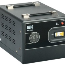 Стабилизатор напряжения 1ф 5кВА HUB переносной IEK IVS21-1-005-13