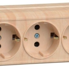 Розетка 3-м ОП Октава РС23-3-ОС 16А IP20 с/з сосна IEK ERO31-K03-16-DC