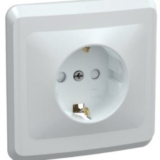 Розетка 1-м СП Вега РСш10-3-ВБ с/з контактом и защ. штор 16А бел. IEK ERV14-K01-16-DM