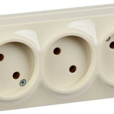 Розетка 3-м ОП GLORY РС23-2-ХК 10А крем. IEK ERH30-K33-10