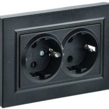 Розетка 2-м СП BRITE РСш-3-БрЧ 16А с/з защ. шторки черн. IEK BR-R24-16-K02-F