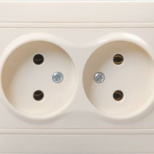 Розетка 2-м СП Кварта 10А IP20 крем. IEK ERK23-K33-10-DM