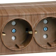 Розетка 2-м ОП Октава РСш22-3-ОД 16А IP20 с/з защ. шторки дуб IEK ERO24-K04-16-DC