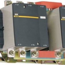 Контактор КТИ-65003 реверс 500А 230В/АС3 IEK KKT63-500-230-10