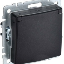Розетка BRITE РСбш10-3-БрЧ 16А IP20 с/з защ. шторки с крышкой черн. IEK BR-R16-16-K02