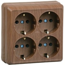 Розетка 4-м ОП Октава РС24-3-ОД 16А IP20 с/з дуб IEK ERO41-K04-16-DC
