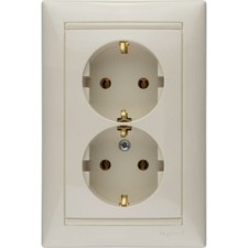 Розетка 2-м СП Valena 16А IP20 2х2P+E с/з немецк. стандарт сл.кость Leg 774370