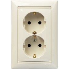 Розетка 2-м СП Valena 16А IP20 2х2P+E с/з защ. шторки немецк. стандарт сл.кость Leg 774371