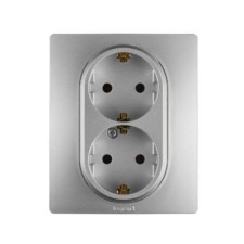 Розетка 2-м СП Etika 16А IP20 250В 2P+E с/з немецк. стандарт винт. клеммы алюм. Leg 672423