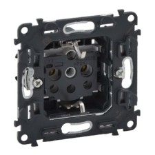 Розетка 1-м СП Valena In’matic 16А IP20 250В 2P+E винт. клеммы механизм Leg 753025