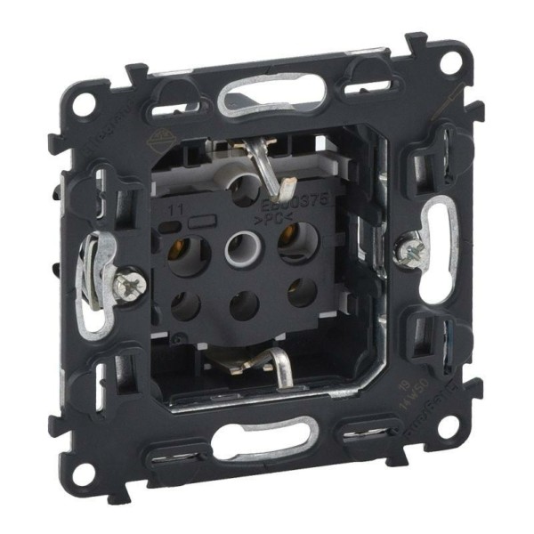 Розетка 1-м СП Valena In’matic 16А IP20 250В 2P+E винт. клеммы механизм Leg 753025