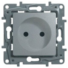 Розетка 1-м СП Etika 16А IP31 250В 2P защ. шторки немецк. стандарт винт. клеммы механизм алюм. Leg 672434