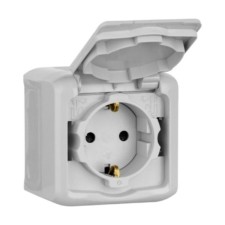 Розетка 1-м ОП Quteo 16А IP44 250В 2P+E с/з защ. шторки с крышкой сер. Leg 782351