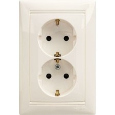 Розетка 2-м СП Valena 16А IP20 2х2P+E с/з защ. шторки немецк. стандарт бел. Leg 774427