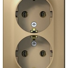 Розетка 2-м ОП Blanca 16А IP20 250В с заземл. без защ. шторок с изолир. пластиной титан SE BLNRA010214