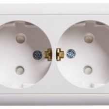 Розетка 2-м ОП Хит 16А IP20 с заземл. защ. шторки бел. SE RA16-239-B