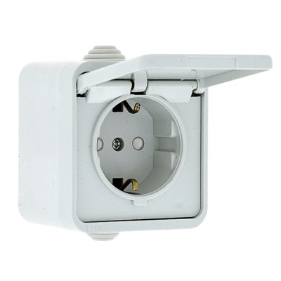 Прага Розетка 1-местная 16А с/з с крышкой IP44 белая с защ, штор, EKF