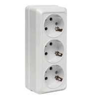 Рим Розетка 3-местная 16А с/з белая EKF