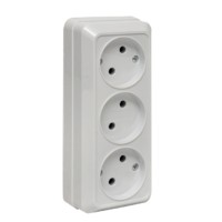 Рим Розетка 3-местная 10А белая EKF