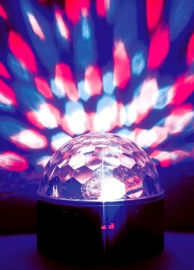 Диско-светильник 8Вт 220В с воспроизведением MP3 через bluetooth или флеш-карту в компл. пульт ДУ флеш-карта Космос