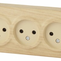 11-2207-11 Розетка 3х2P 16A-250В IP20 ОП Эра Эксперт сосна