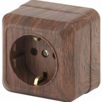 2-202-10 Intro Розетка 2P+E Schuko 16А-250В IP20 ОП Quadro венге