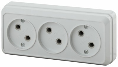 2-205-01 Intro Розетка 3х2P 16А-250В IP20 ОП Quadro белый
