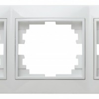 Рамка для розеток и выключателей Intro Plano 1-503-01 на 3 поста горизонтальная, СУ, белый