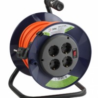 Удлинитель силовой ЭРА RPx-4es-3х0.75-30m на пластиковой катушке с/з 4-м 30м ПВС 3х0.75мм2