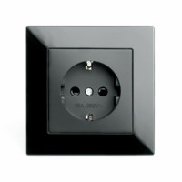 Розетка 1-местная с защитной шторкой с/з Stekker GLS16-7010-05 250В 16А черный