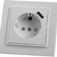 Розетка 1-местная с/з Stekker PST16-9011-01 250В 16А с защитной шторкой и с USB Эрна белый