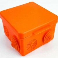 Коробка КМЭР ОП 100x100x50мм квадратная оранжевая с г.в. негорючая НГ Урал Пак КО-53012100-018-i