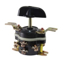 Пакетный переключатель ПП 3-40/Н2 исп.1 3П 40А 220В IP00 TDM