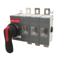 Рубильник ВНК-35-1 3П 200А с установленной фронтальной ручкой управления TDM