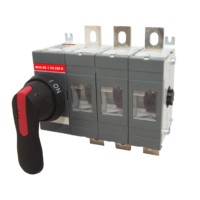 Рубильник ВНК-35-1 3П 250А с установленной фронтальной ручкой управления TDM