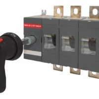 Рубильник ВНК-43-2 3П 1600А с выносной фронтальной ручкой управления и переходником 280 мм TDM