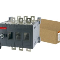 Рубильник ВНК-35-2 3П 200А реверсивный с выносной фронтальной ручкой и переходником 185 мм TDM