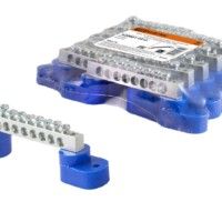 Шина “N” нулевая 6х9мм на двух угл. изоляторах 8 групп никелированная TDM