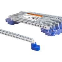 Шина “N” нулевая 6х9мм на двух угл. изоляторах 24 групп никелированная TDM