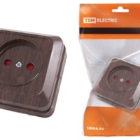 Розетка 2П открытой установки с з/ш IP20 10А, бук “Ладога” TDM