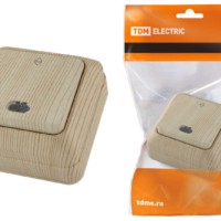 Переключатель на 2 направления 1-кл. открытой установки с подсветкой IP20 10А, сосна “Ладога” TDM