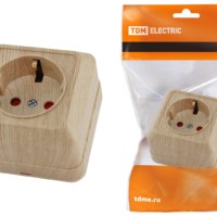 Розетка 2П+З открытой установки с з/ш IP20 16А, сосна “Ладога” TDM