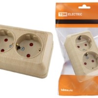 Розетка двойная 2П+З открытой установки с з/ш IP20 16А, сосна “Ладога” TDM